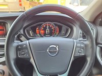 USED 2018 68 VOLVO V40 2.0 T3 GPF Inscription Hatchback 5dr Petrol Manual Euro 6 (s/s) (152 ps) GENUINE MILEAGE ULEZ FSH