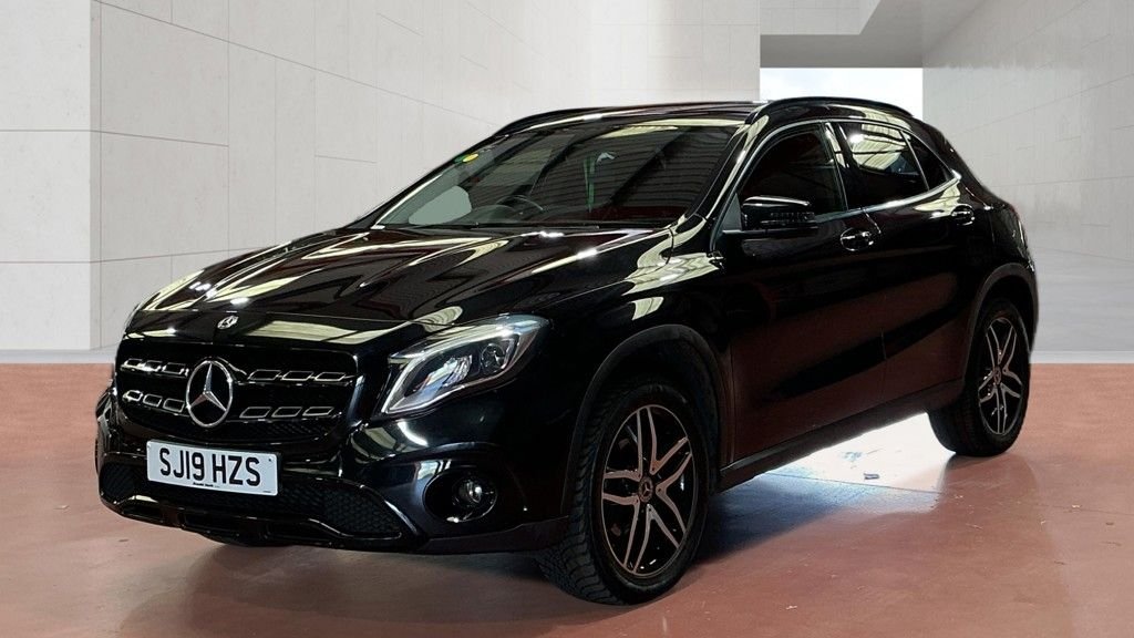 USED 2019 19 MERCEDES-BENZ GLA 1.6 GLA180 Urban Edition SUV 5dr Petrol 7G-DCT Euro 6 (s/s) (122 ps) 2 KEYS / LOW MILEAGE AUTO