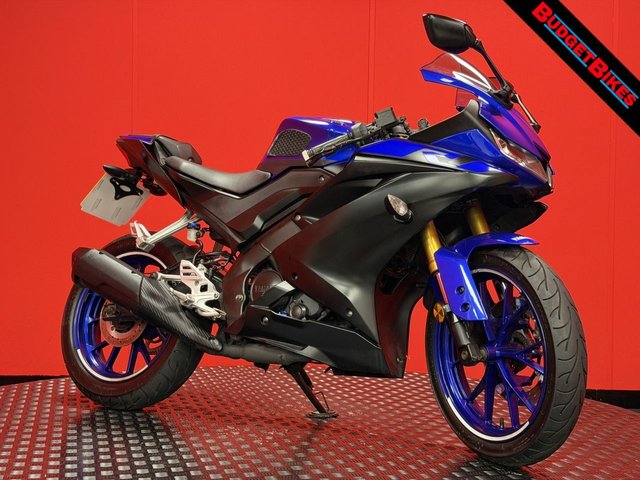 View our Yamaha R125 range