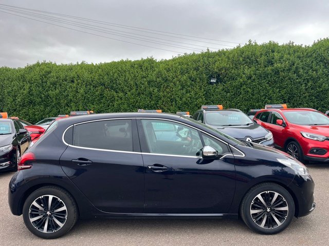 View our PEUGEOT 208