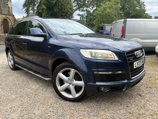 View our AUDI Q7