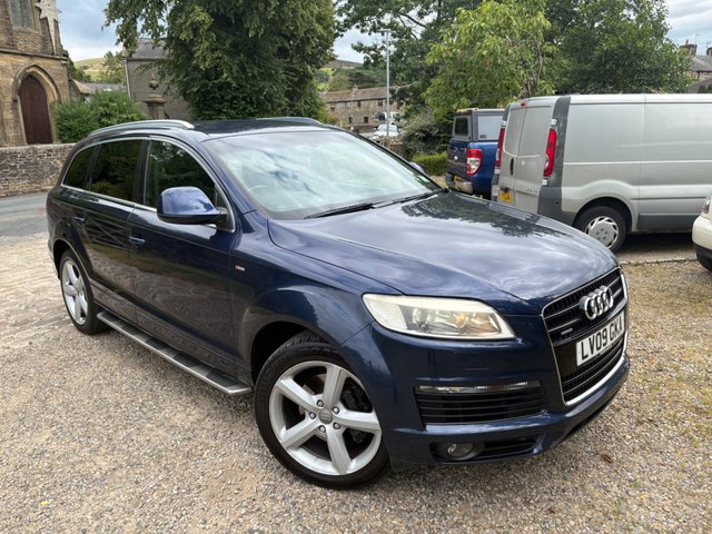 View our AUDI Q7