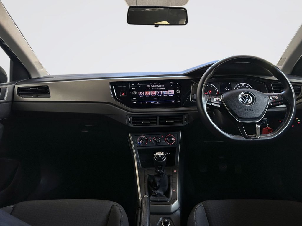 2020 Volkswagen Polo — image 2