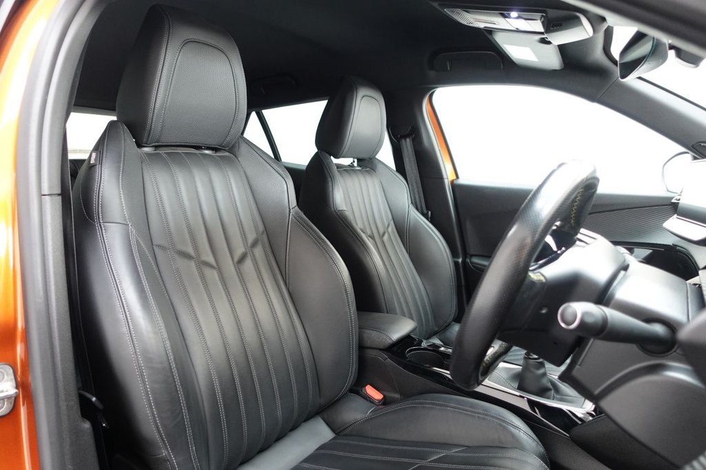 2021 Peugeot 2008 — image 3