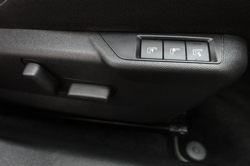 2021 Peugeot 2008 — image 12