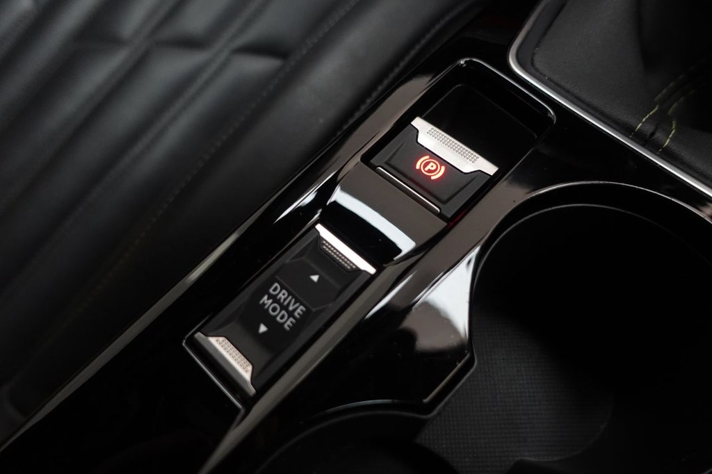 2021 Peugeot 2008 — image 35