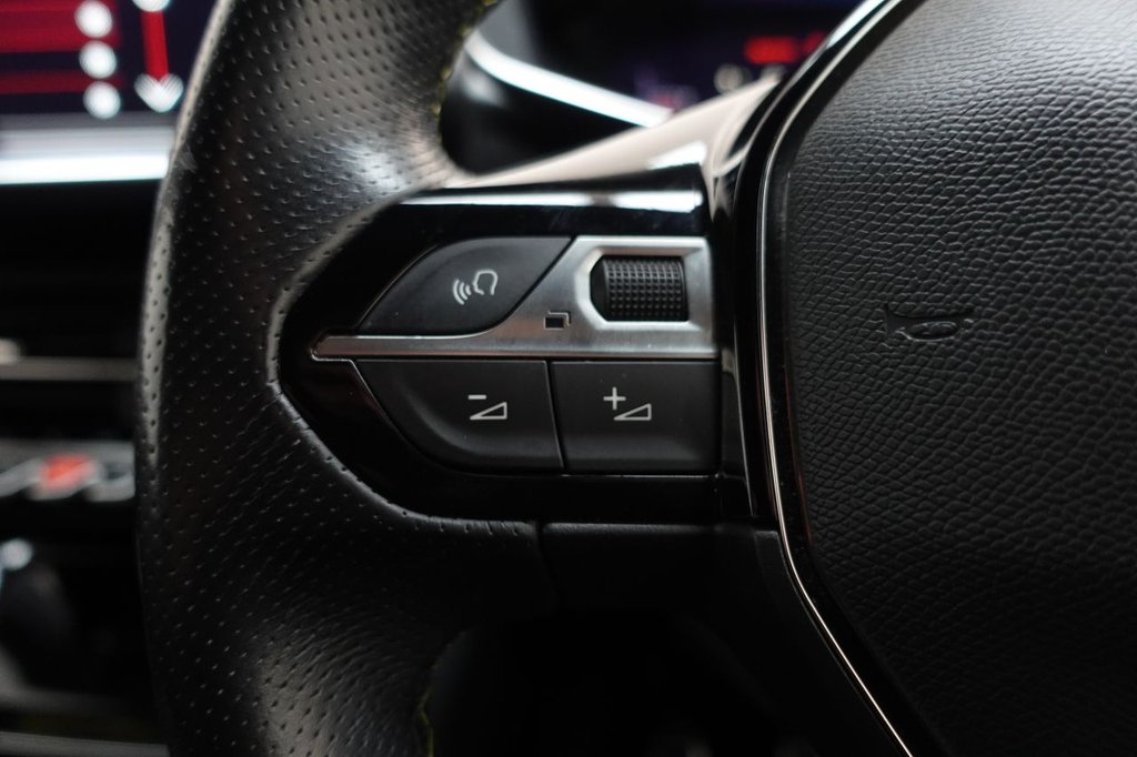 2021 Peugeot 2008 — image 25