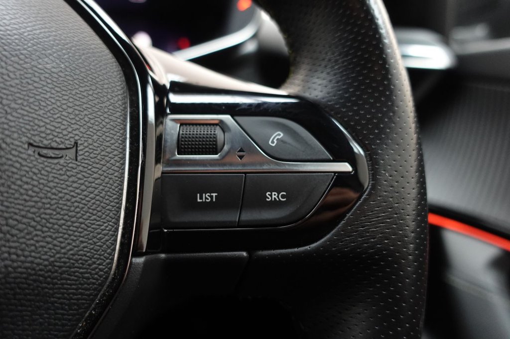 2021 Peugeot 2008 — image 26