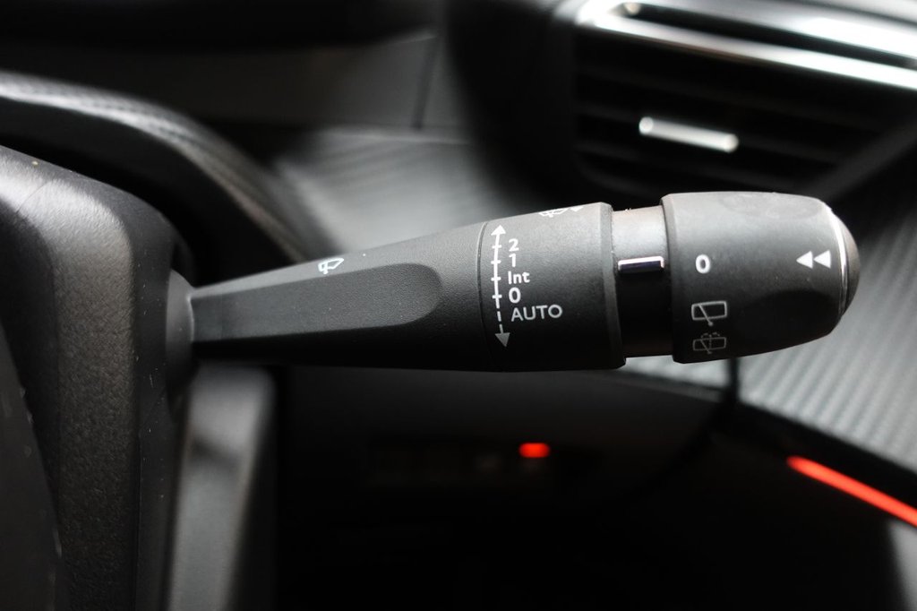 2021 Peugeot 2008 — image 29