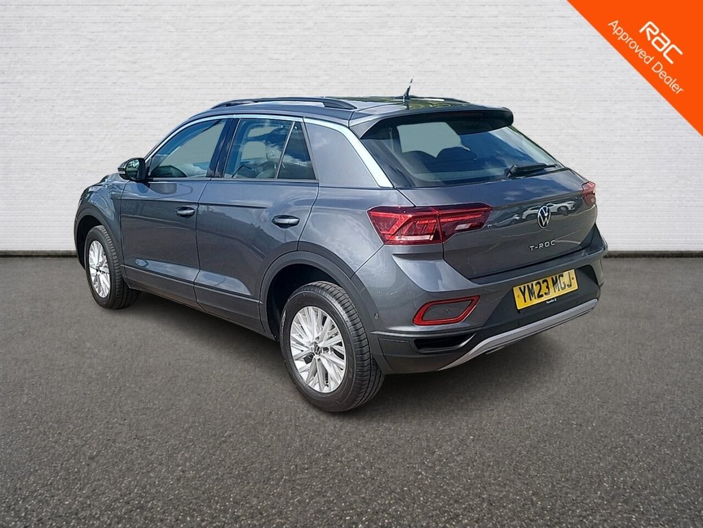 2023 Volkswagen T-Roc — image 6