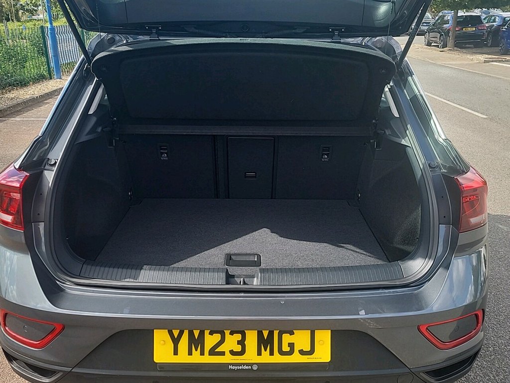 2023 Volkswagen T-Roc — image 9