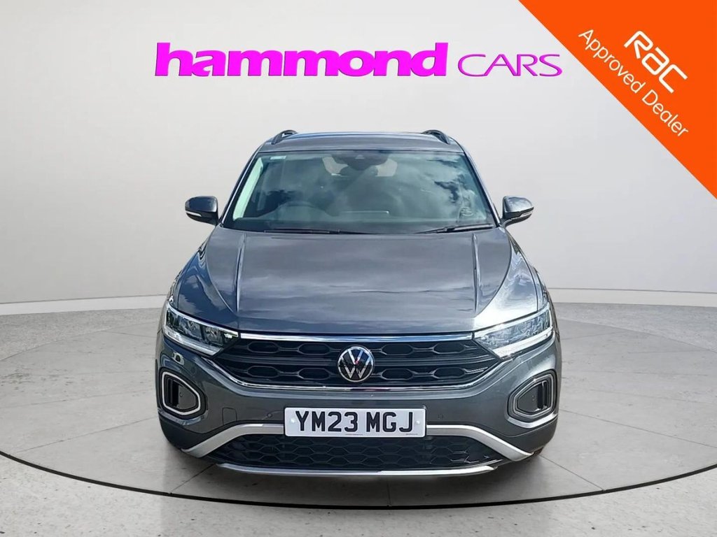 2023 Volkswagen T-Roc — image 5