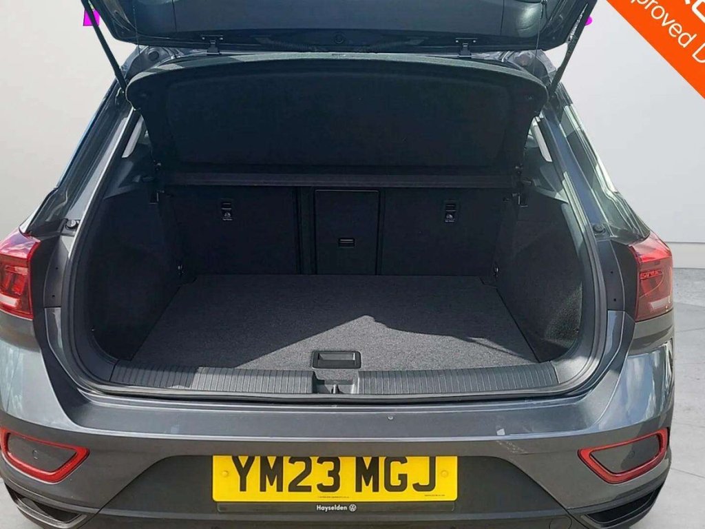 2023 Volkswagen T-Roc — image 7