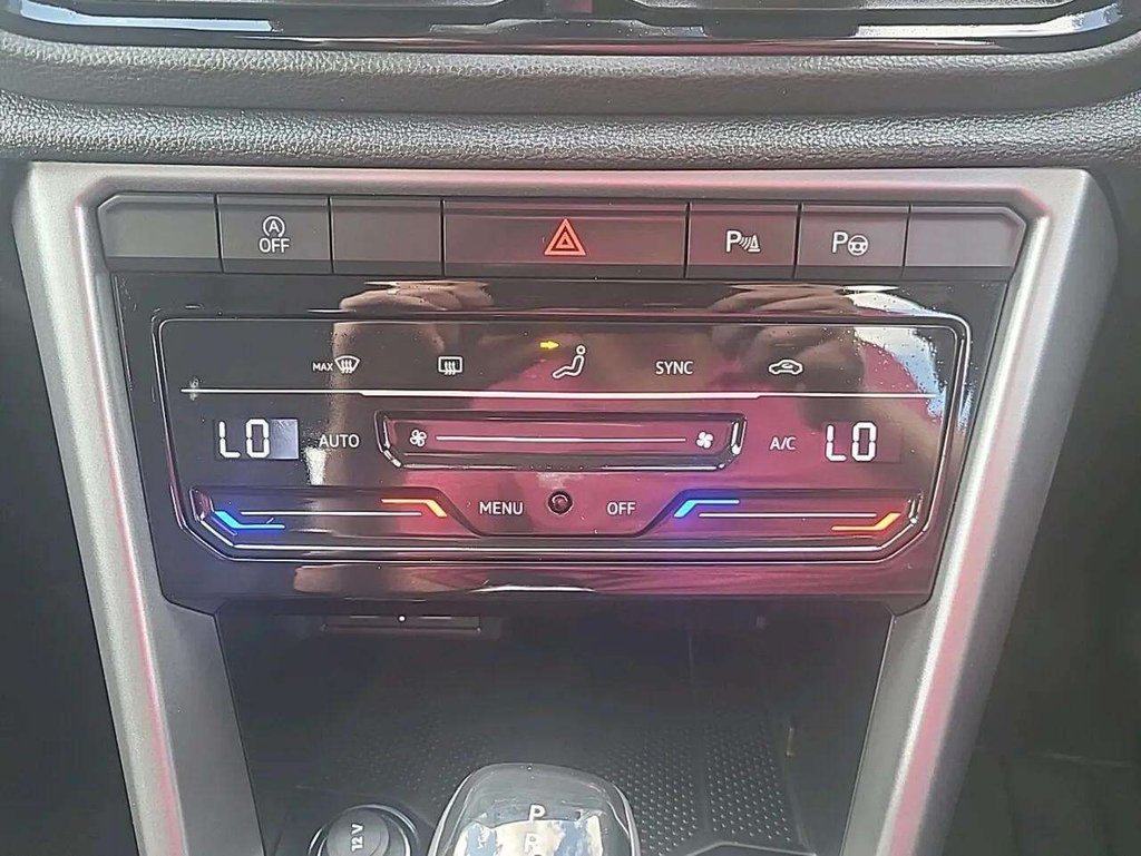 2023 Volkswagen T-Roc — image 13