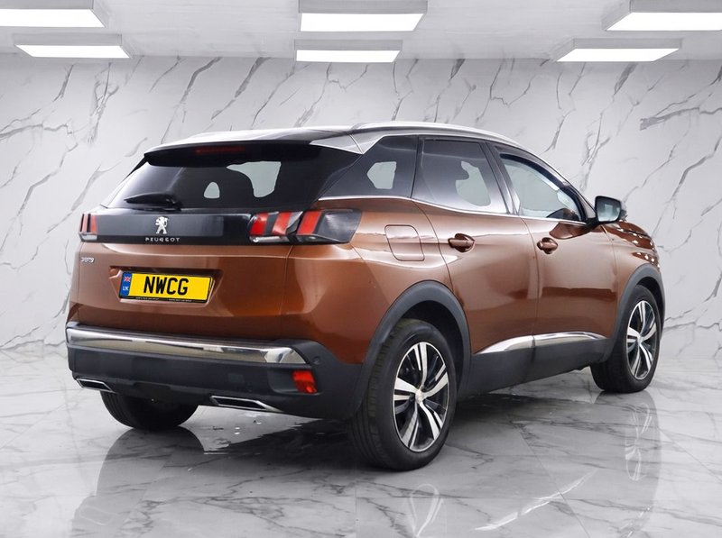 2018 Peugeot 3008 in bronze — photo 4 of 11