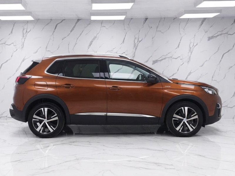 2018 Peugeot 3008 in bronze — photo 5 of 11