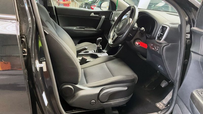 2018 Kia Sportage in black — photo 9 of 11