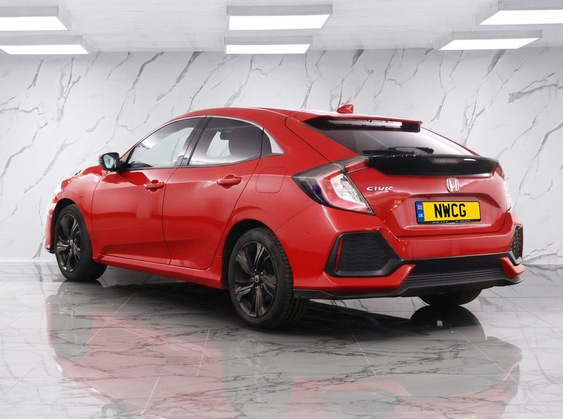 2019 Honda Civic in red — photo 3 of 11