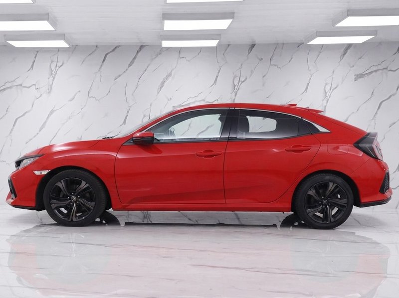 2019 Honda Civic in red — photo 6 of 11