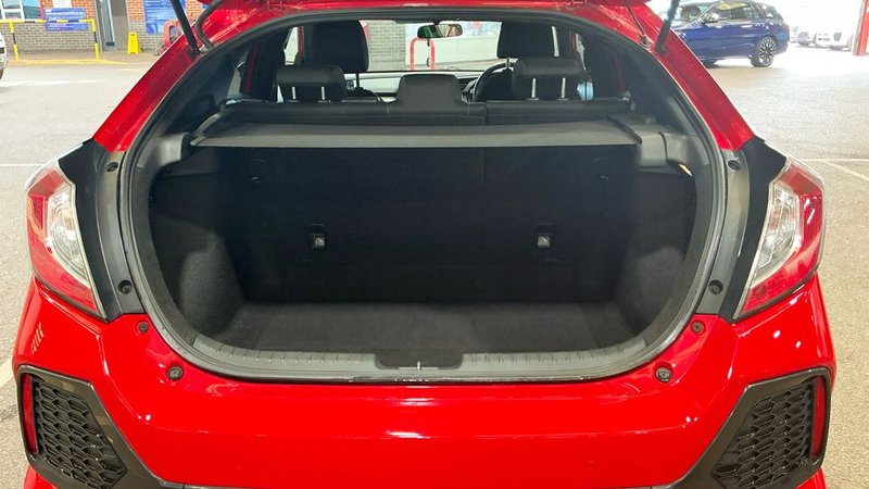 2019 Honda Civic in red — photo 11 of 11