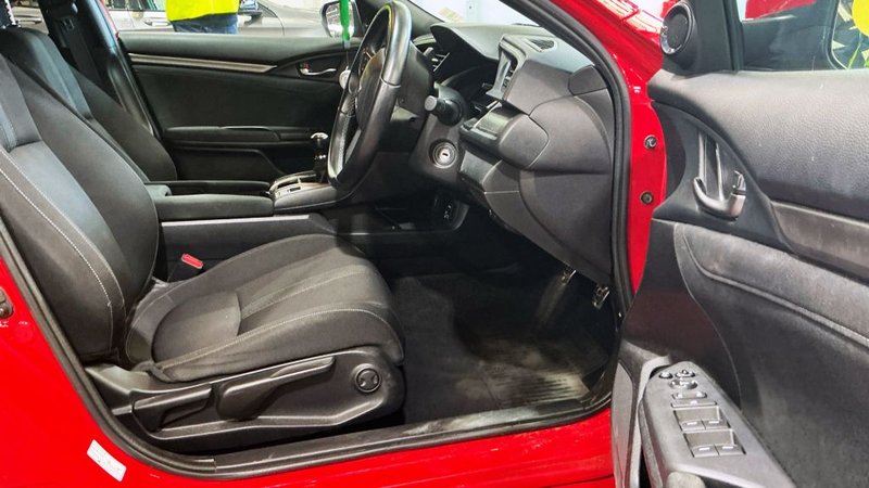 2019 Honda Civic in red — photo 9 of 11