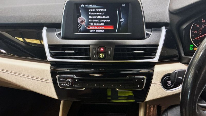 2016 BMW 2 Series Gran Tourer in red — photo 7 of 11