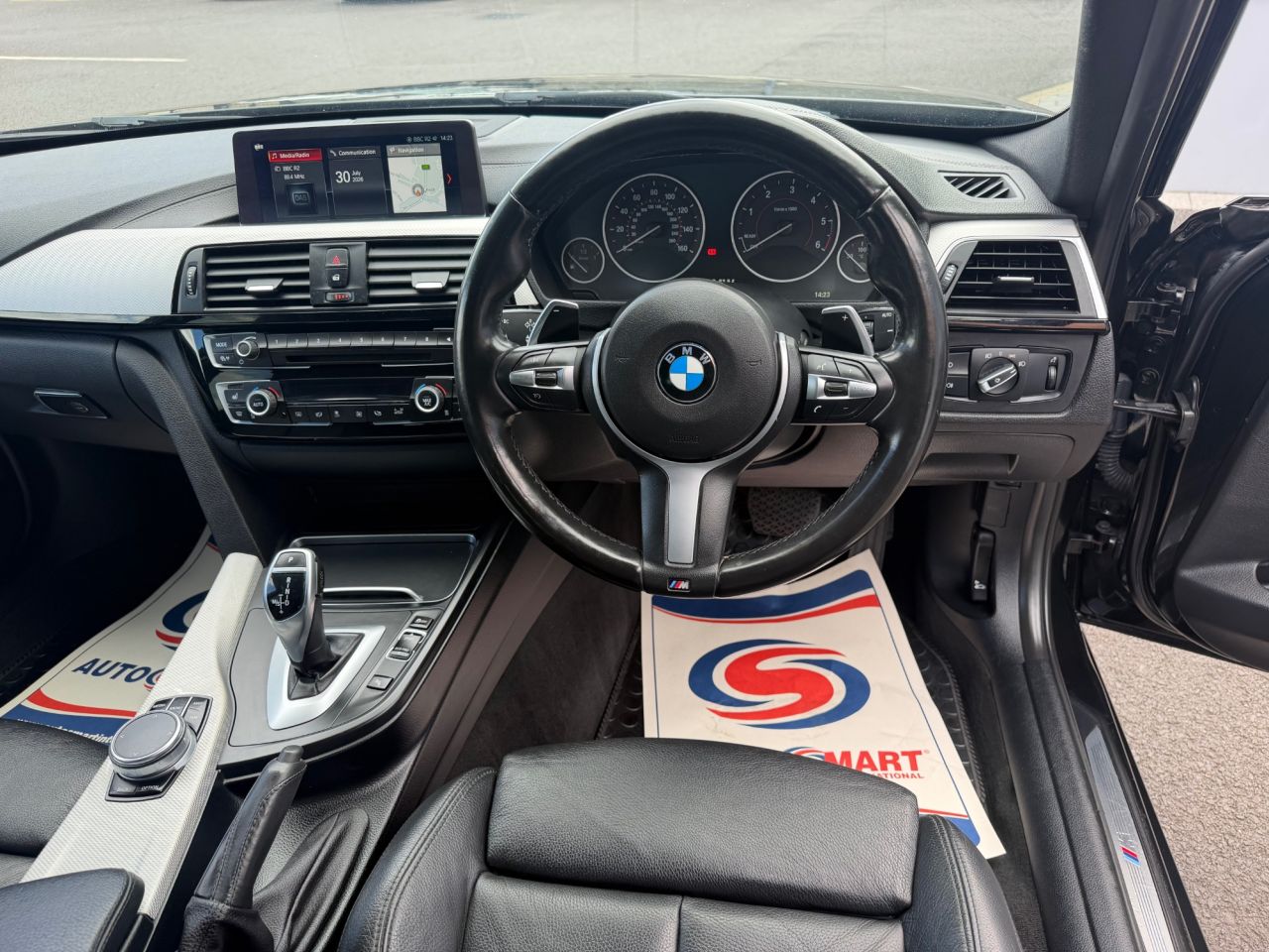 2018 BMW 3 SERIES 3.0 330d M Sport Shadow Edition Touring 5dr Diesel Auto xDrive Euro 6 (s/s) - vehicle photo 6 for sale on PureCar