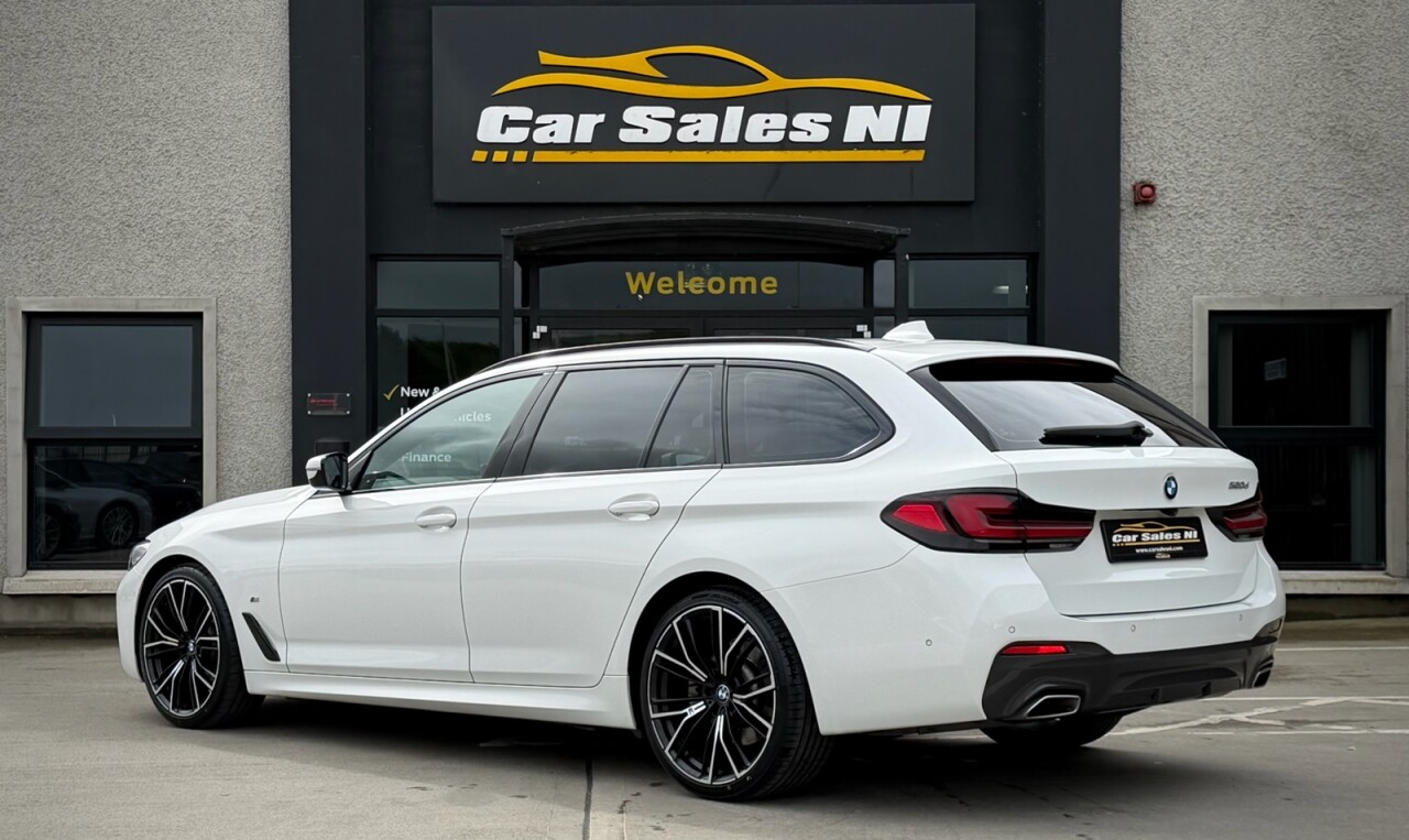 2022 BMW 5 SERIES 2.0 520d MHT M Sport Touring 5dr Diesel Hybrid Steptronic Euro 6 (s/s) (190 - vehicle photo 5 for sale on PureCar