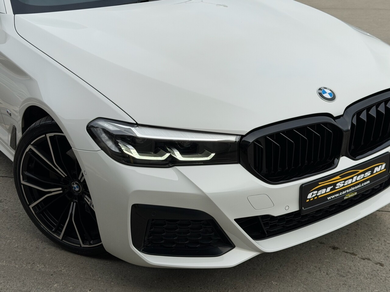 2022 BMW 5 SERIES 2.0 520d MHT M Sport Touring 5dr Diesel Hybrid Steptronic Euro 6 (s/s) (190 - vehicle photo 6 for sale on PureCar