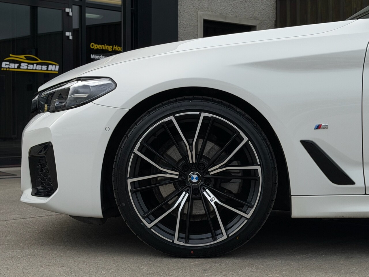 2022 BMW 5 SERIES 2.0 520d MHT M Sport Touring 5dr Diesel Hybrid Steptronic Euro 6 (s/s) (190 - vehicle photo 7 for sale on PureCar