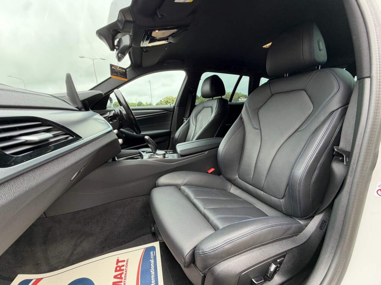 2022 BMW 5 SERIES 2.0 520d MHT M Sport Touring 5dr Diesel Hybrid Steptronic Euro 6 (s/s) (190 - vehicle photo 10 for sale on PureCar