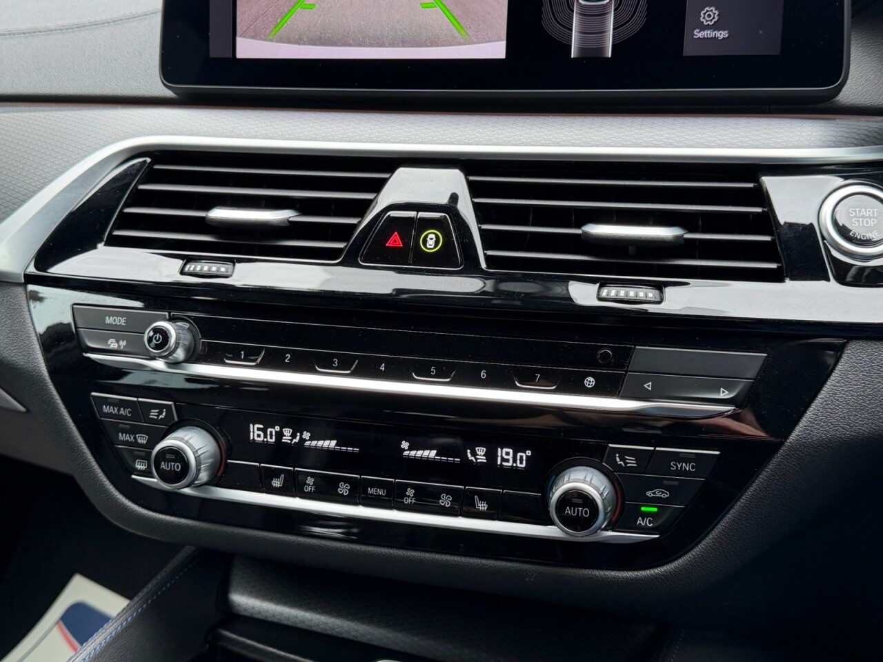 2022 BMW 5 SERIES 2.0 520d MHT M Sport Touring 5dr Diesel Hybrid Steptronic Euro 6 (s/s) (190 - vehicle photo 15 for sale on PureCar