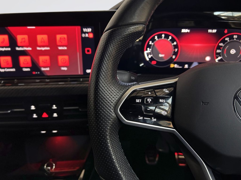 2024 Volkswagen Golf — image 14