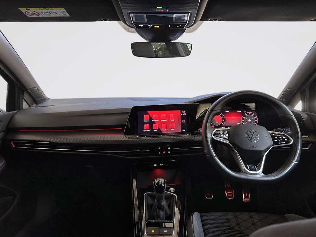 2024 Volkswagen Golf — image 2