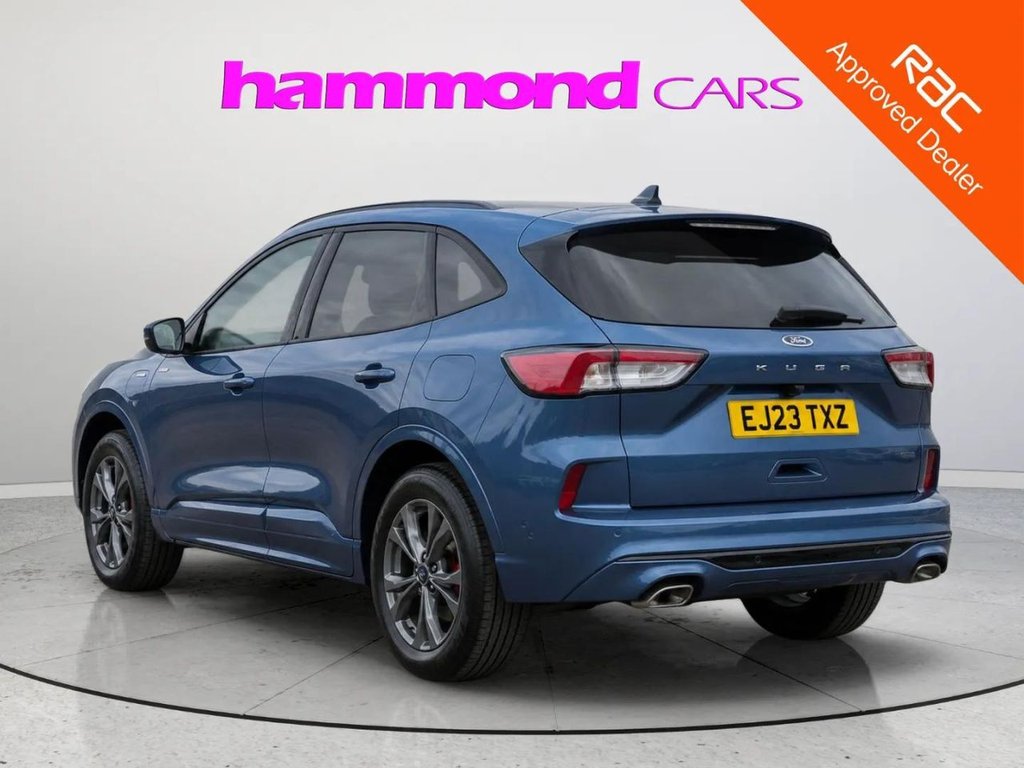 2023 Ford Kuga — image 2