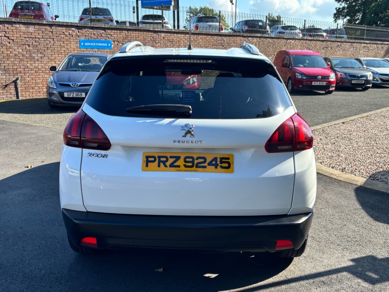 2019 PEUGEOT 1.2 PureTech Signature SUV 5dr Petrol Manual Euro 6 (s/s) (110 ps) - vehicle photo 6 for sale on PureCar
