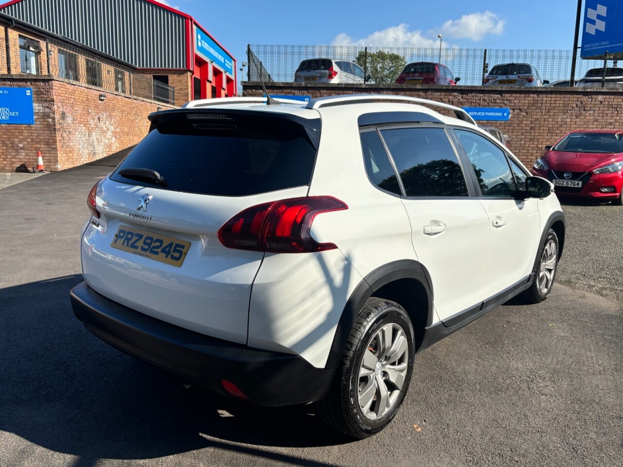 2019 PEUGEOT 1.2 PureTech Signature SUV 5dr Petrol Manual Euro 6 (s/s) (110 ps) - vehicle photo 7 for sale on PureCar