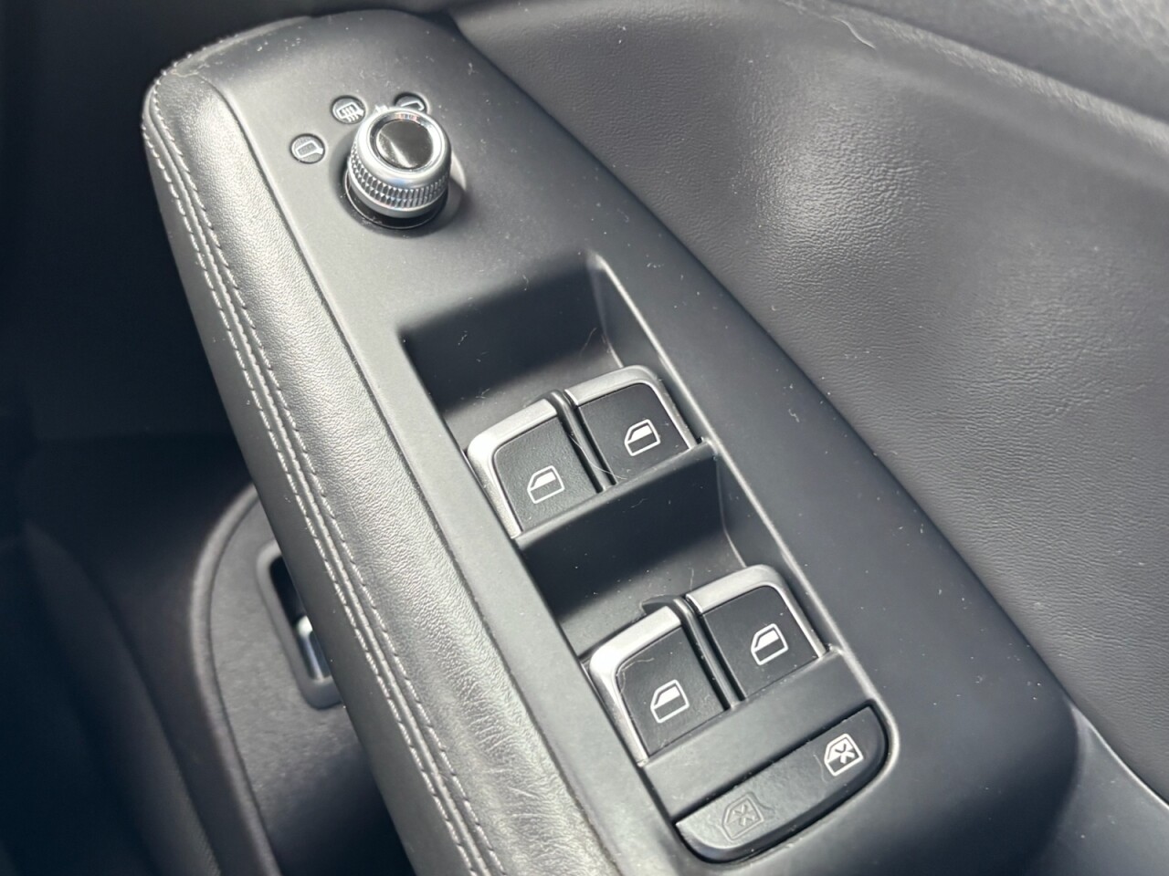 2012 AUDI Q5 2.0 TDI S line Plus SUV 5dr Diesel Manual quattro Euro 5 (s/s) (177 ps) - vehicle photo 23 for sale on PureCar