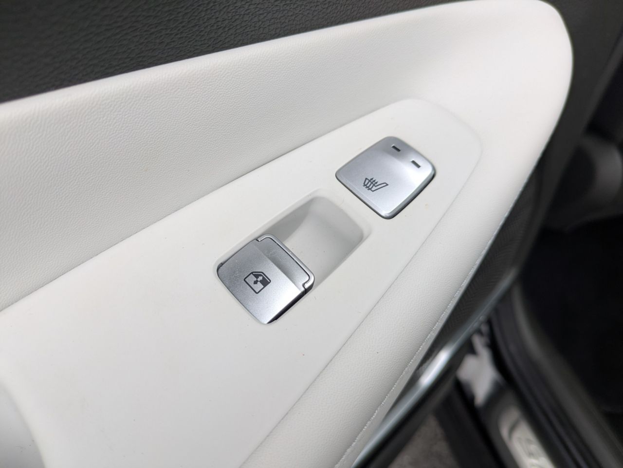 2022 HYUNDAI SANTA FE 1.6 h T-GDi Ultimate SUV 5dr Petrol Hybrid Auto 4WD Euro 6 (s/s) (230 ps) - vehicle photo 31 for sale on PureCar