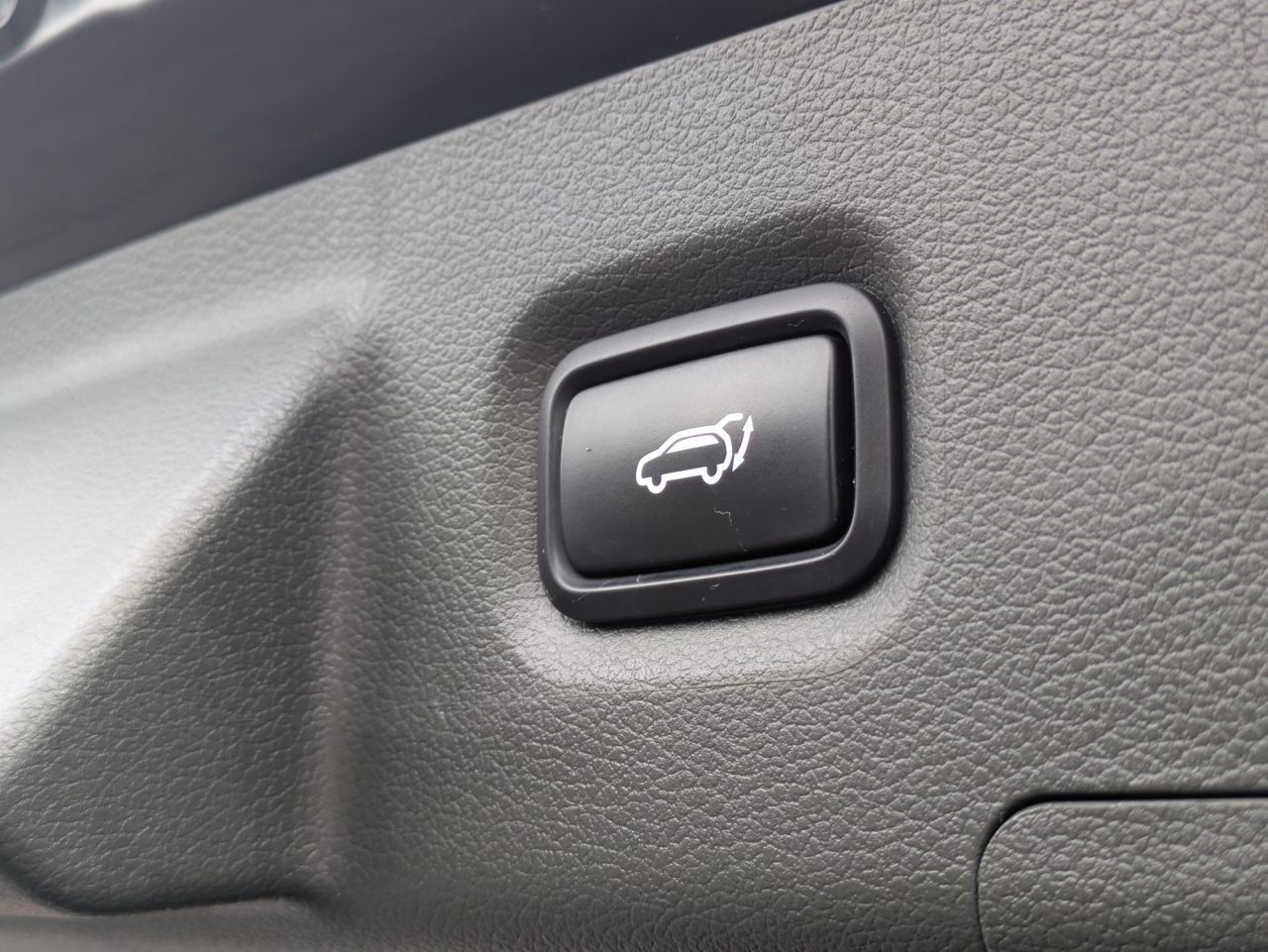 2022 HYUNDAI SANTA FE 1.6 h T-GDi Ultimate SUV 5dr Petrol Hybrid Auto 4WD Euro 6 (s/s) (230 ps) - vehicle photo 30 for sale on PureCar
