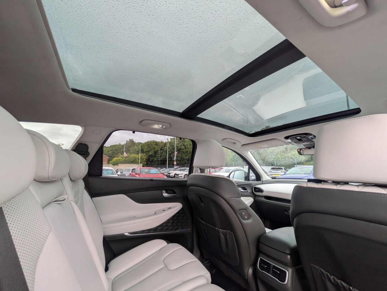2022 HYUNDAI SANTA FE 1.6 h T-GDi Ultimate SUV 5dr Petrol Hybrid Auto 4WD Euro 6 (s/s) (230 ps) - vehicle photo 12 for sale on PureCar
