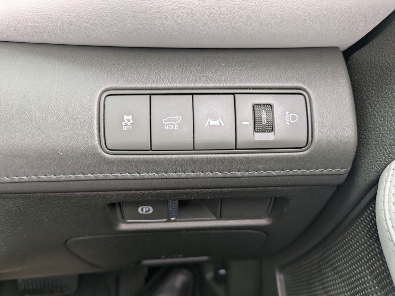 2022 HYUNDAI SANTA FE 1.6 h T-GDi Ultimate SUV 5dr Petrol Hybrid Auto 4WD Euro 6 (s/s) (230 ps) - vehicle photo 28 for sale on PureCar
