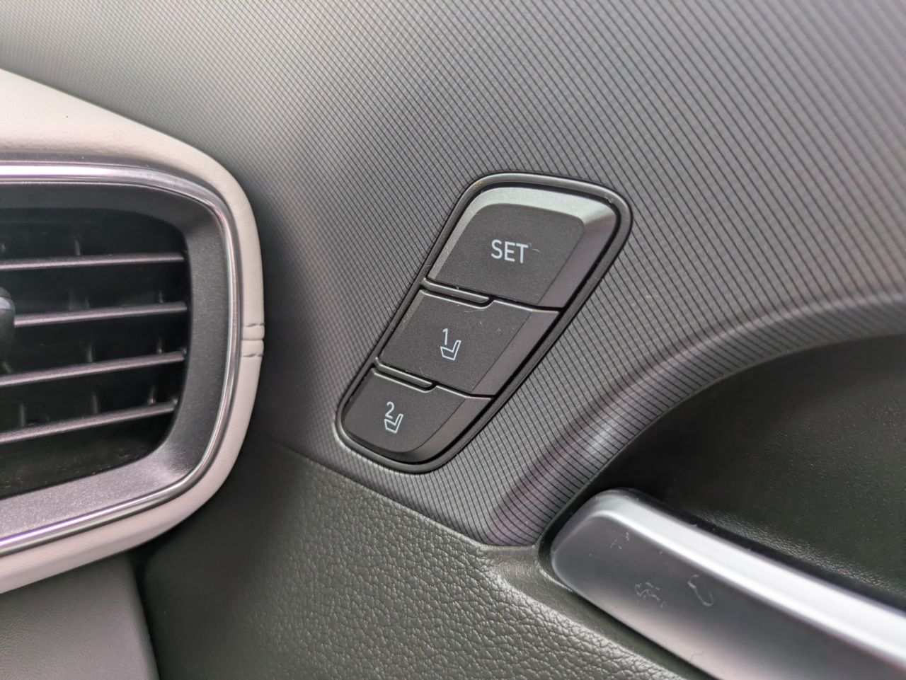 2022 HYUNDAI SANTA FE 1.6 h T-GDi Ultimate SUV 5dr Petrol Hybrid Auto 4WD Euro 6 (s/s) (230 ps) - vehicle photo 26 for sale on PureCar