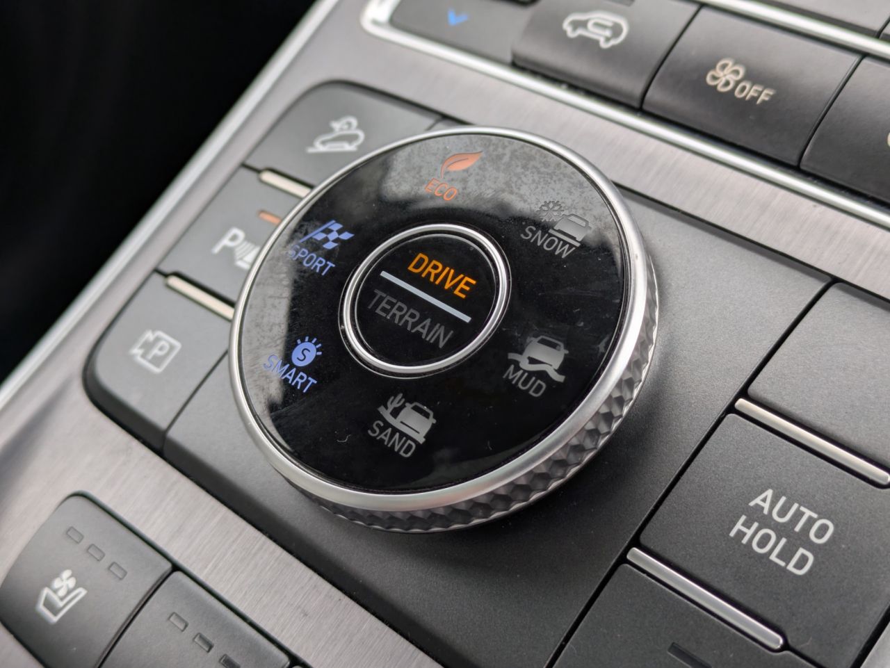 2022 HYUNDAI SANTA FE 1.6 h T-GDi Ultimate SUV 5dr Petrol Hybrid Auto 4WD Euro 6 (s/s) (230 ps) - vehicle photo 17 for sale on PureCar