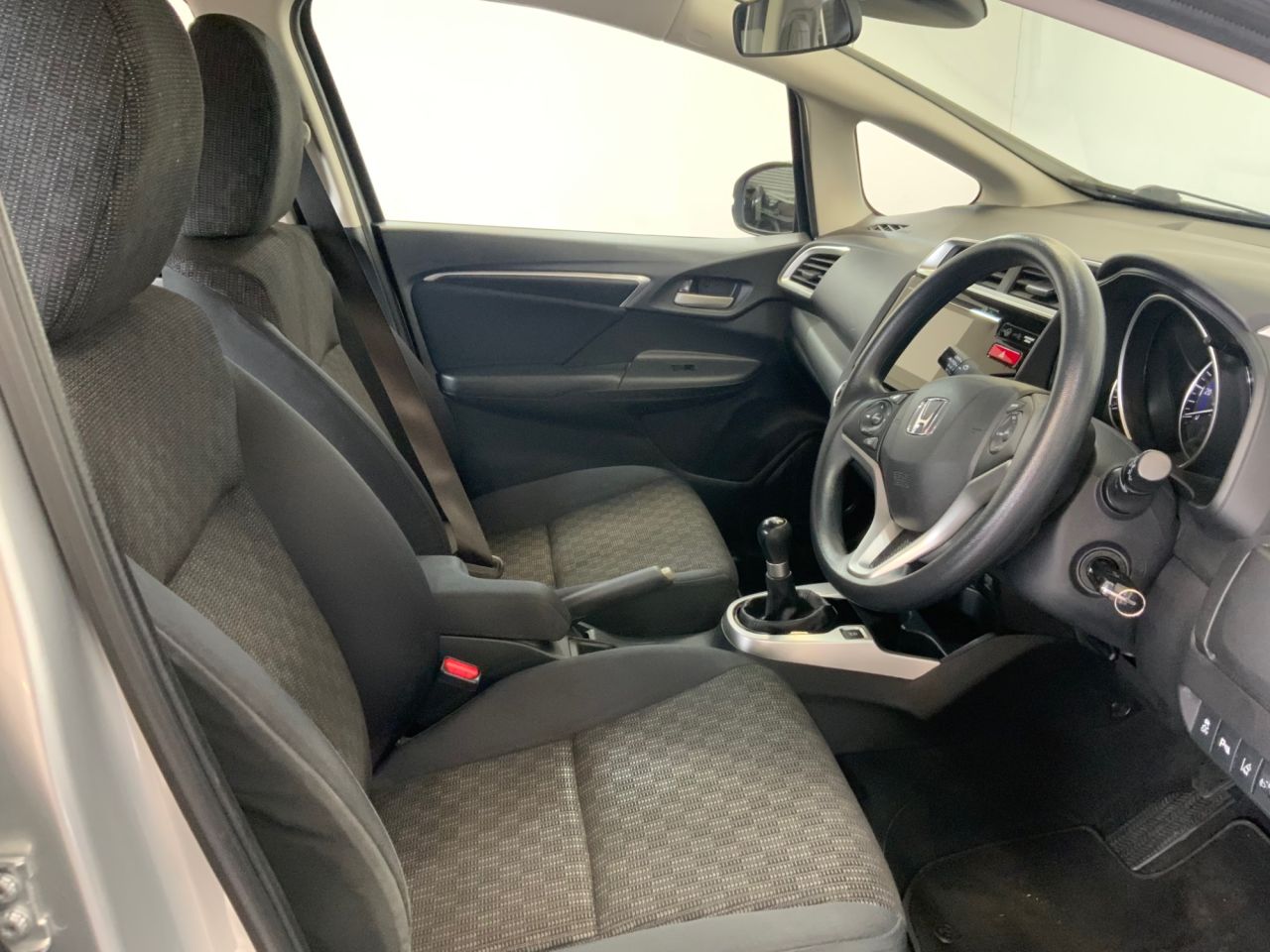 2015 HONDA JAZZ 1.3 i-VTEC SE Hatchback 5dr Petrol Manual Euro 6 (s/s) (102 ps) - vehicle photo 16 for sale on PureCar