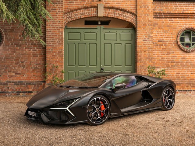 2024 Lamborghini Revuelto