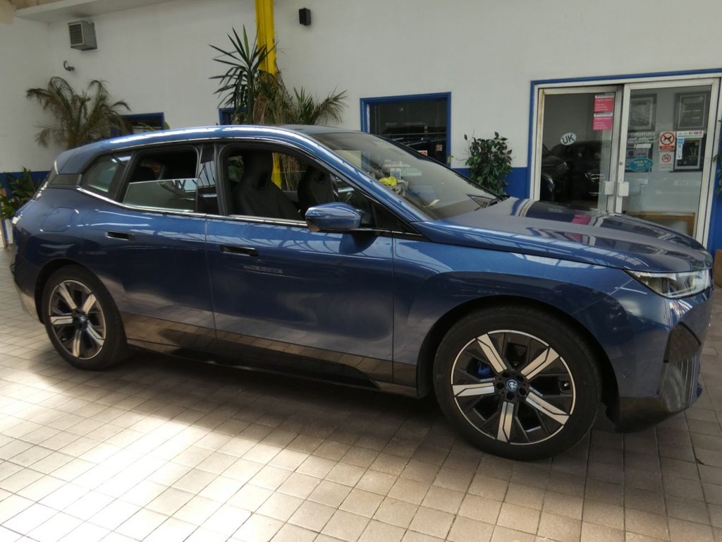 2023 BMW IX