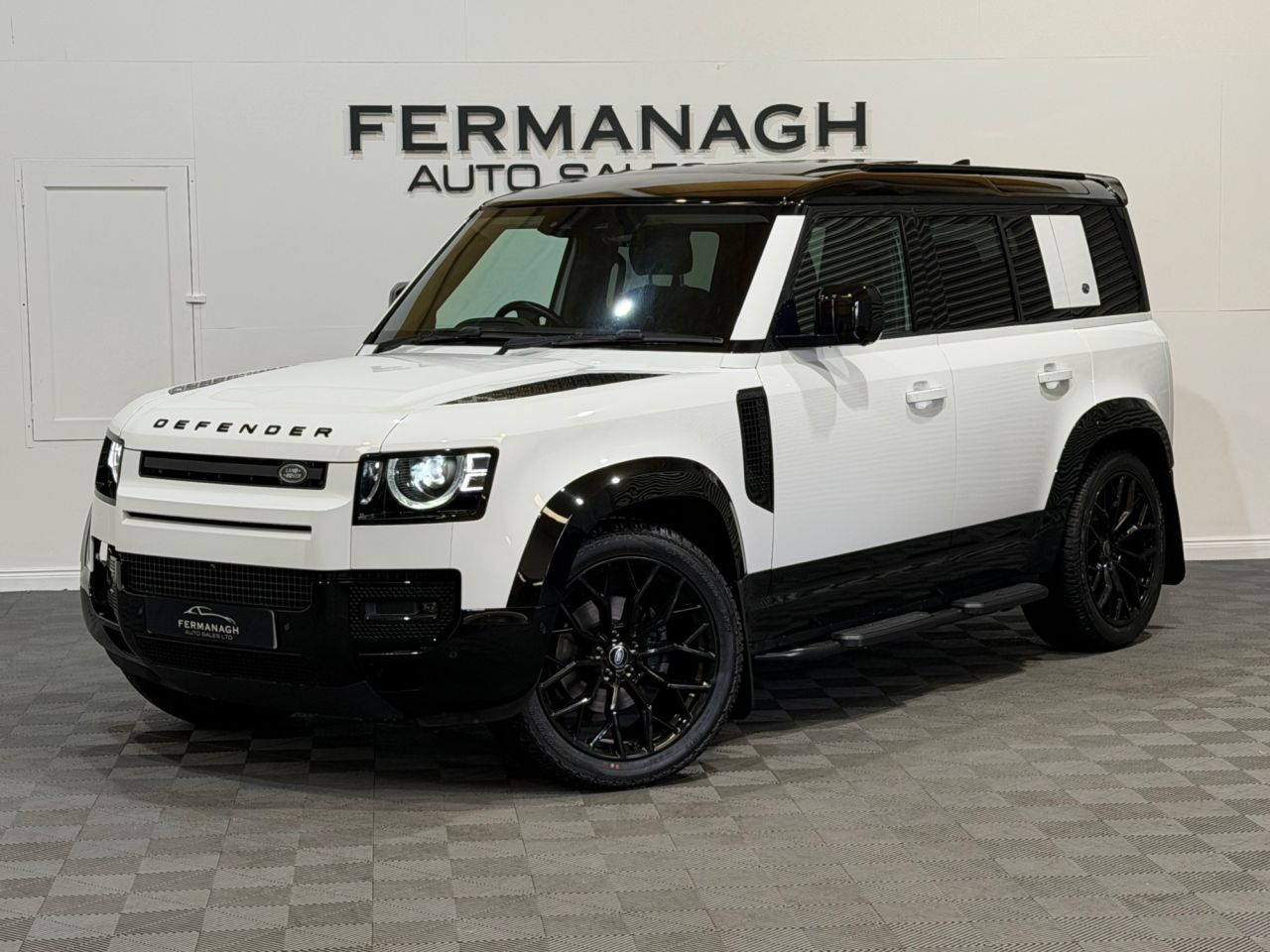 2022 LAND ROVER DEFENDER 3.0 D250 MHEV SE SUV 5dr Diesel Auto 4WD Euro 6 (s/s) (250 ps) 7-SEATER! - vehicle photo 4 for sale on PureCar