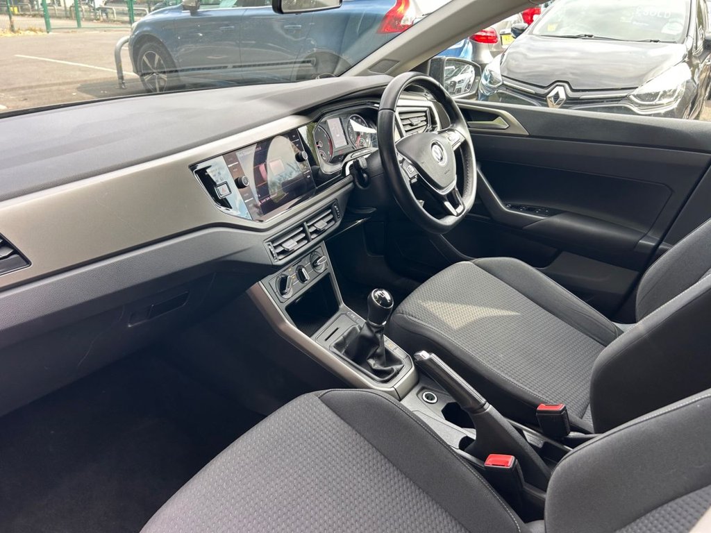 2021 Volkswagen Polo — image 15
