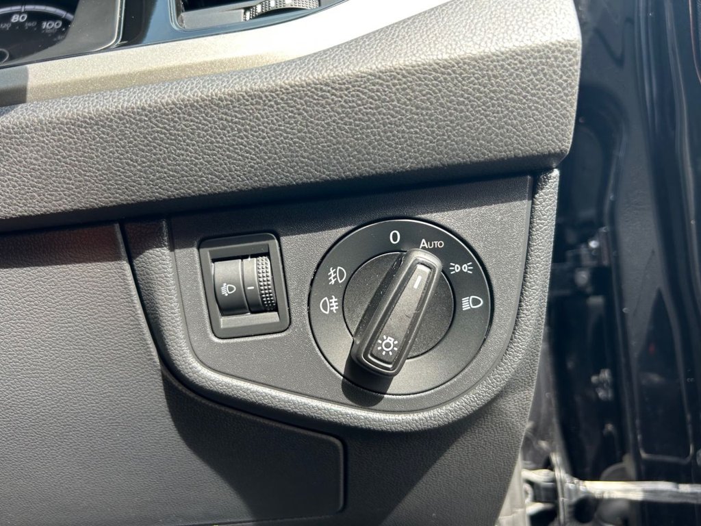 2021 Volkswagen Polo — image 24